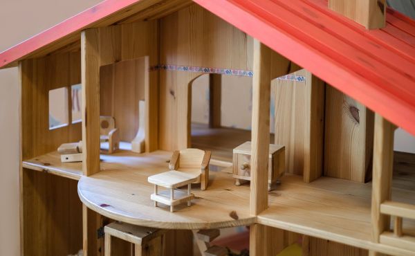 Doll House Assembly in Winter Park